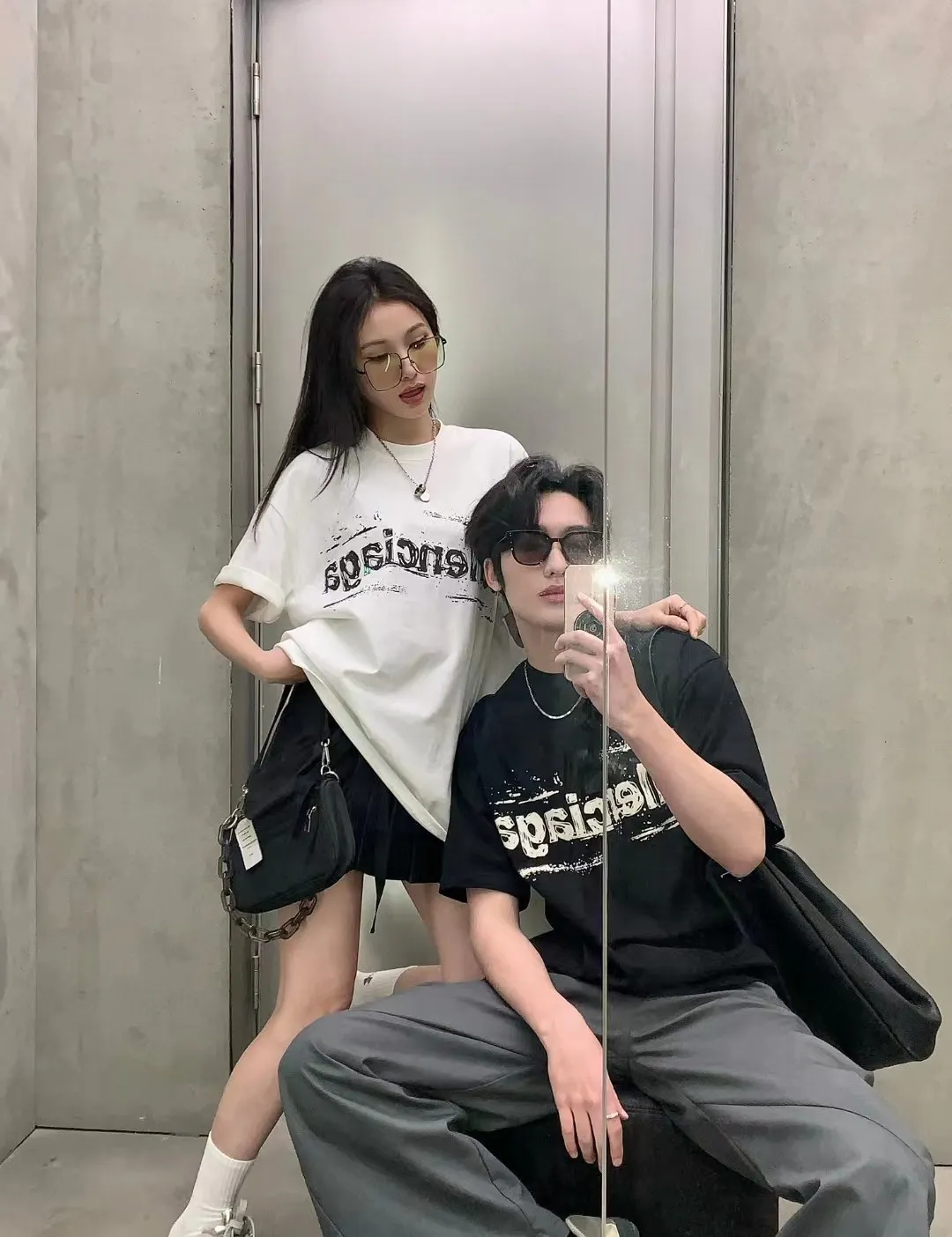 P80✨🔥 BALENCIAGA Paris lettering printed short-sleeved T-shirt, custom-woven and dyed 280g combed cotton heavyweight fabric, zero color difference in thread, perfect details, different from the current version on the market, welcome to compare, Same Style for men and women, must-sell in the picture above Color: White Black Size: 1 2 3 4